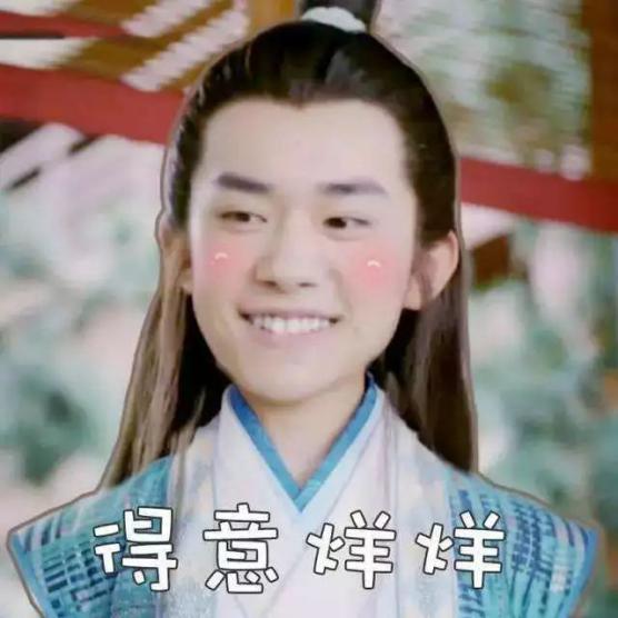 涂上像自己本身唇色的口红,涂上自己喜欢的口红