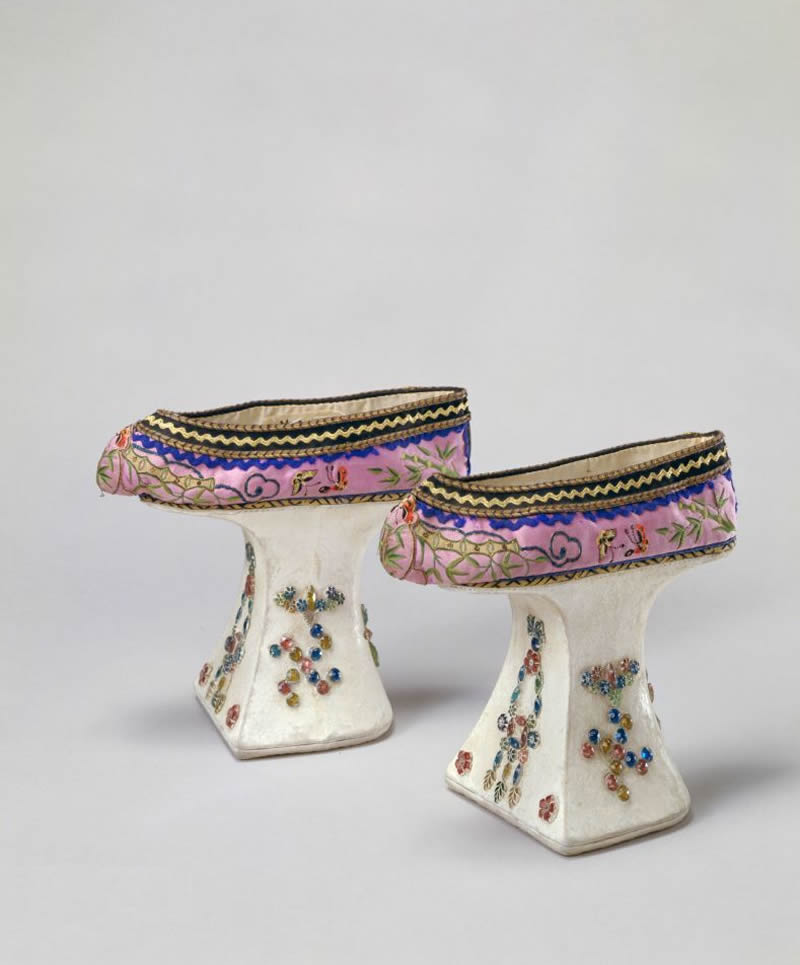 清朝精美绣花鞋,清朝宫廷照片小脚