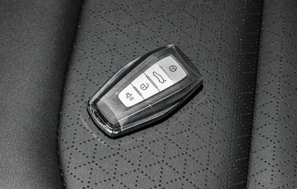 吉利帝豪冠军版1.5lcvt试驾,吉利帝豪冠军版1.5cvt豪华版试驾