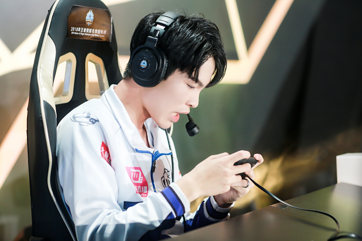 宝藏男孩Hero.柠栀:我可以冷面张扬,我也可以知善存恩