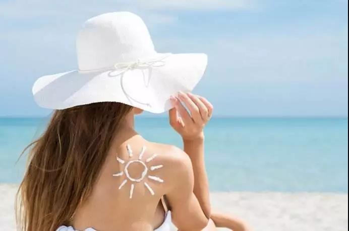 春季脸上干燥泛红发痒起皮怎么办,脸上干燥起皮泛红用什么补水