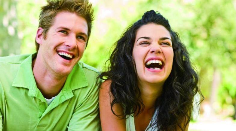 面试官：美女不小心在你面前放了个屁，怎么办？小伙回答被录用