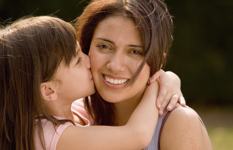 儿童绘画全家福心理解析,杂乱无章的画画看出孩子的性格