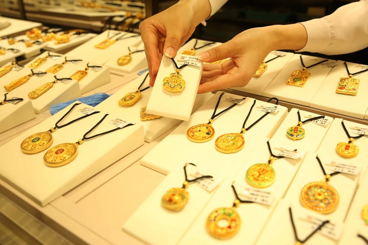 黄金首饰的出售价格表,今日买黄金首饰实体店价格