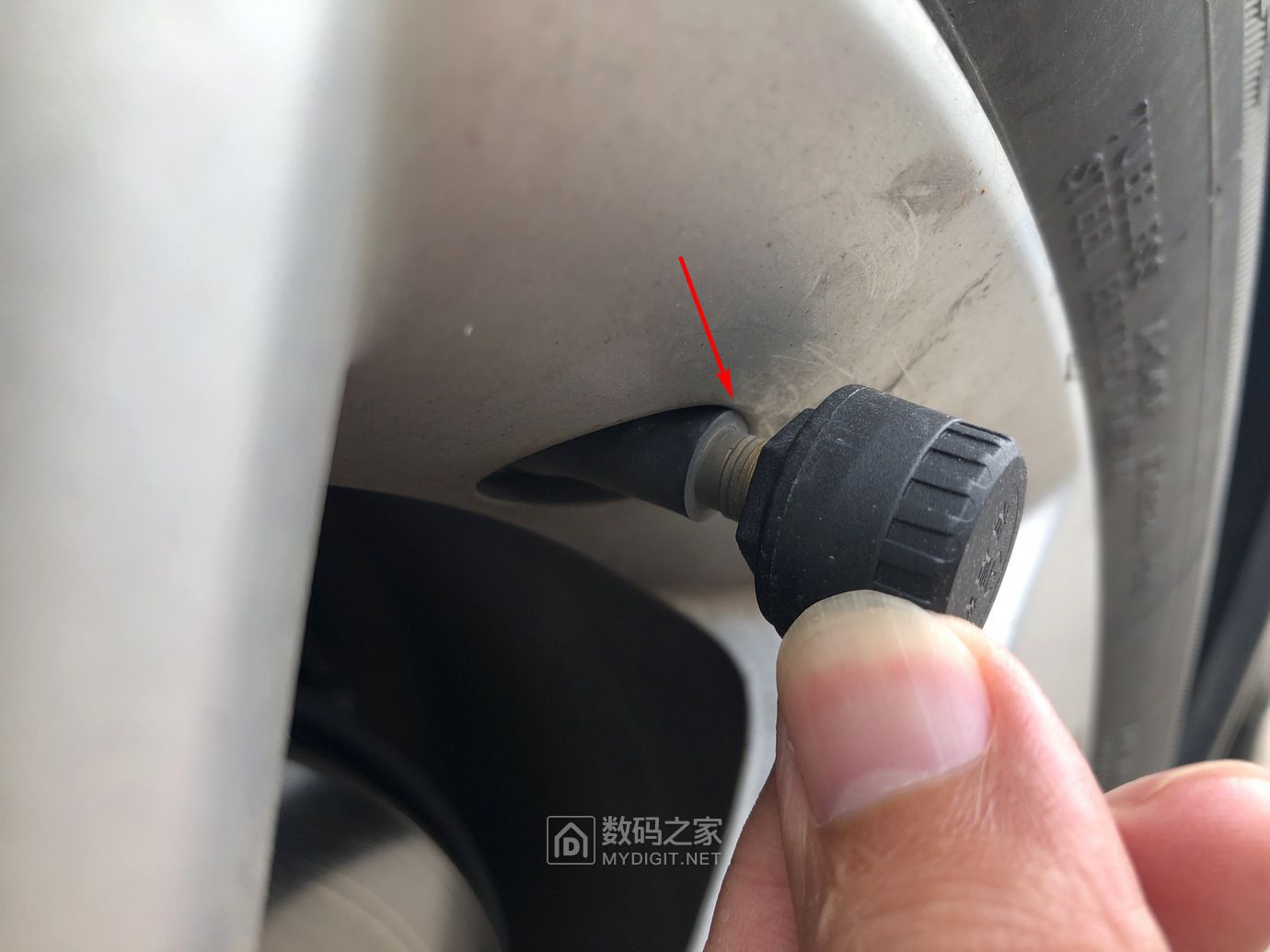 外置式胎压监测评测,外置胎压监测传感器拆解