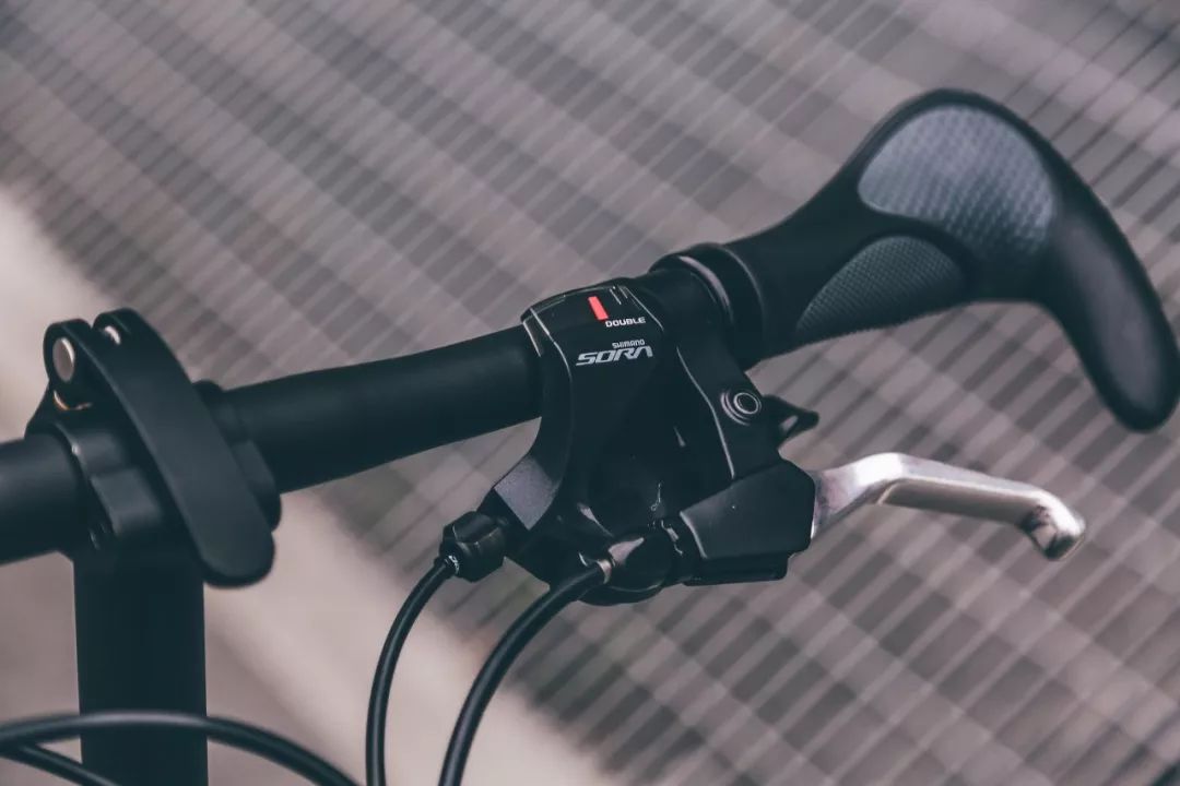 新款精致变形金刚,便携变形金刚