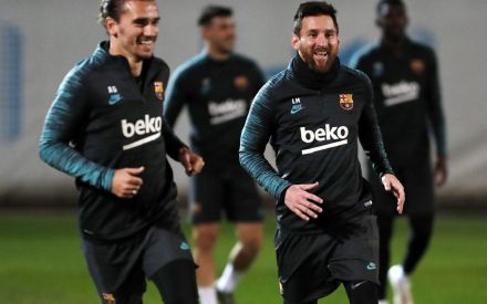 足球比赛直播2022欧冠曼联,2023欧冠足球赛事直播