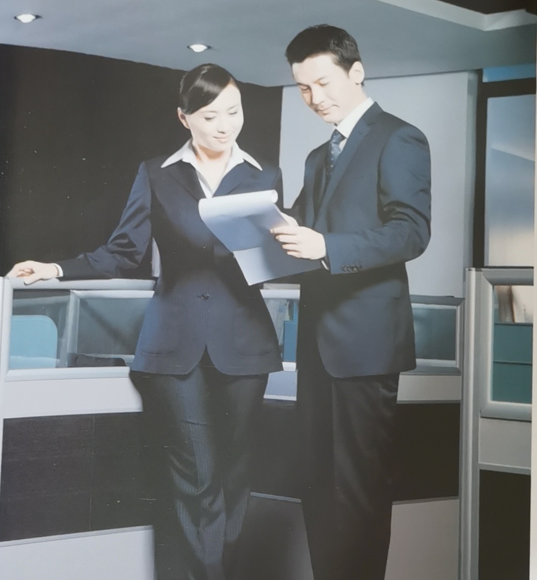 雅靓奇服装定制,雅靓奇服饰