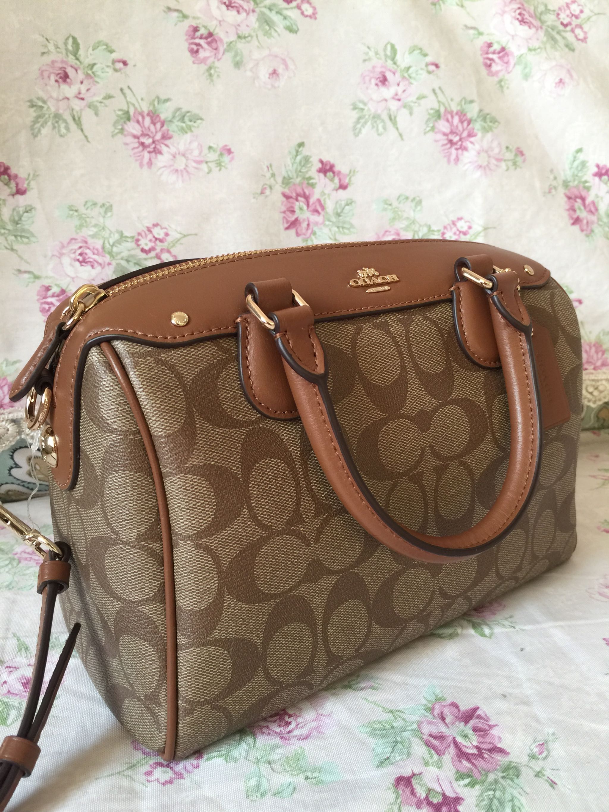 coach蔻驰波士顿包推荐颜色,蔻驰新款迷你波士顿包专柜款