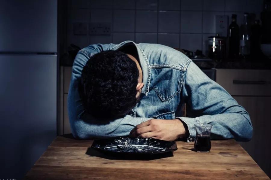 挣多挣少你往回走,在国外打拼的华人真的不容易