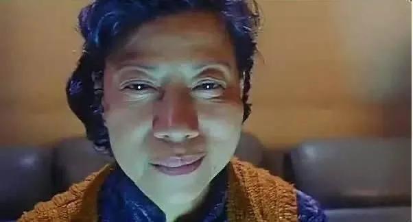 还记得“神婆专业户”罗兰吗?85岁的她如今过得怎么样