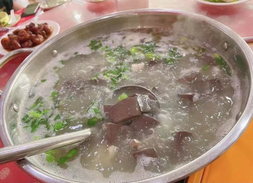 上海松江小镇上的非遗羊肉馆，开了25年还用土法烹制，美味又平价