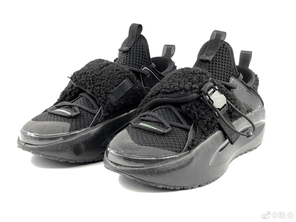 时装周新品拖鞋太帅了!外形惊喜,中底全掌䨻,这是李宁永远的神