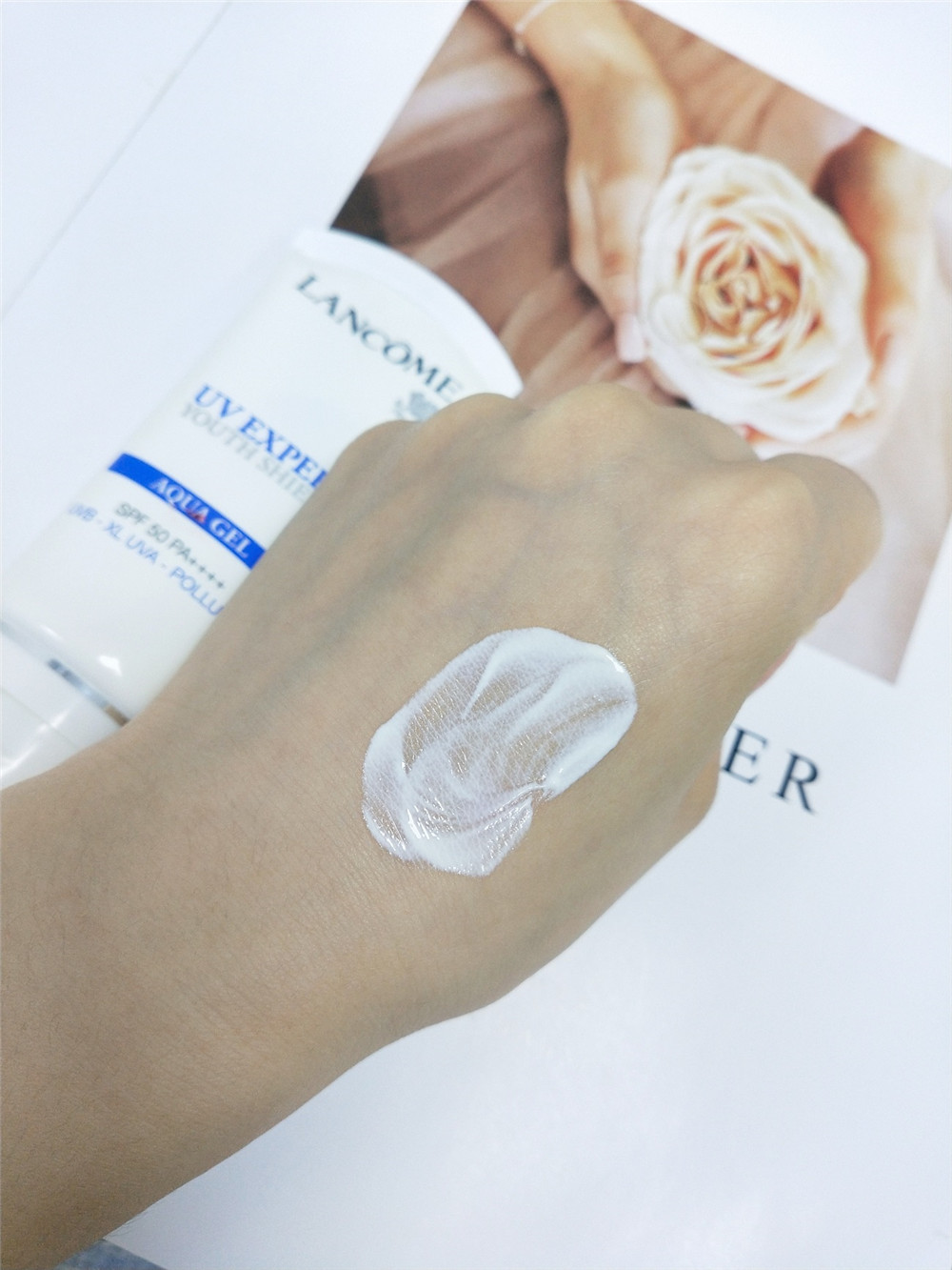 香蒲丽防晒和兰蔻小白管哪个好用 (兰蔻小白管防晒新款和旧款区别)