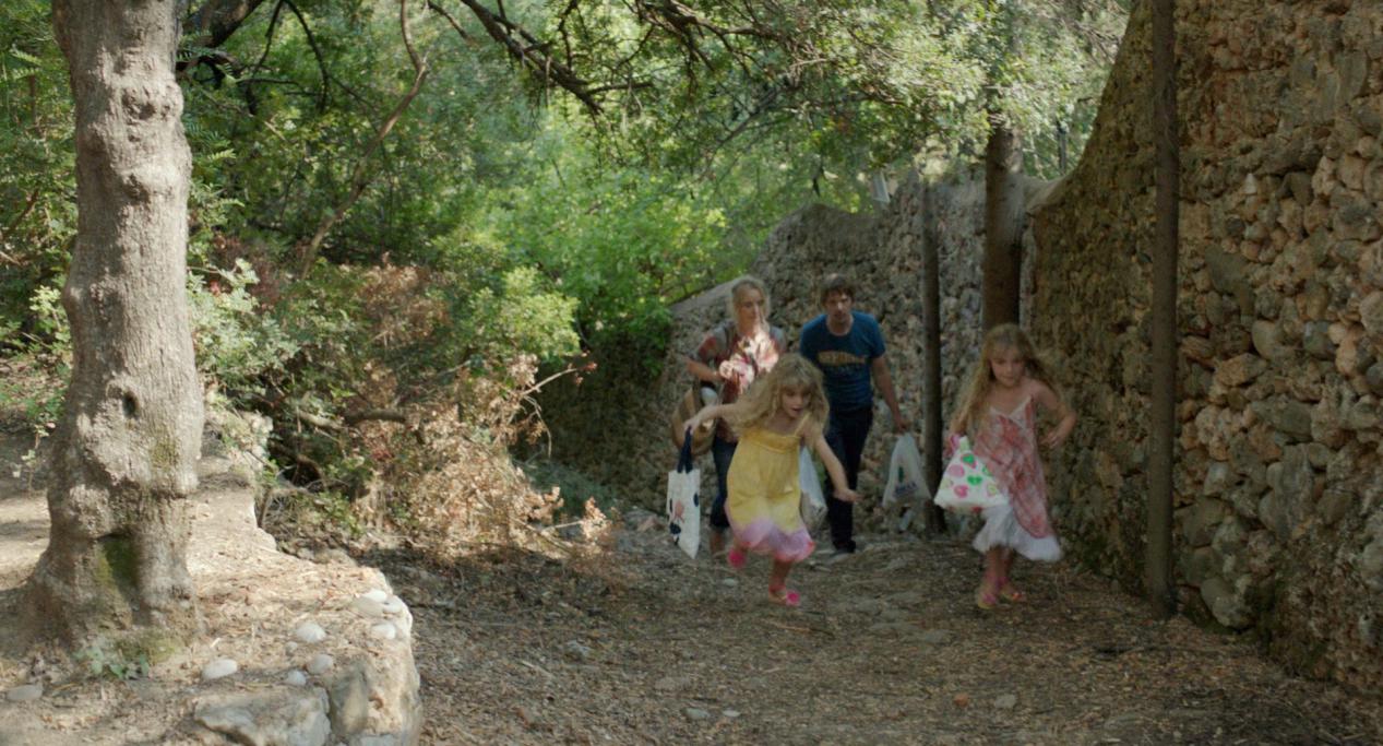 如果你的爱情总被节日折磨，那么请看看“爱在三部曲”吧