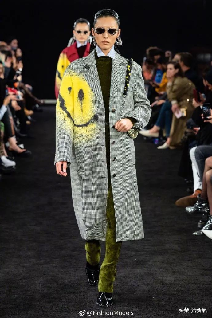 刘雯私服穿露腰装,刘雯的穿搭真的是太时尚了