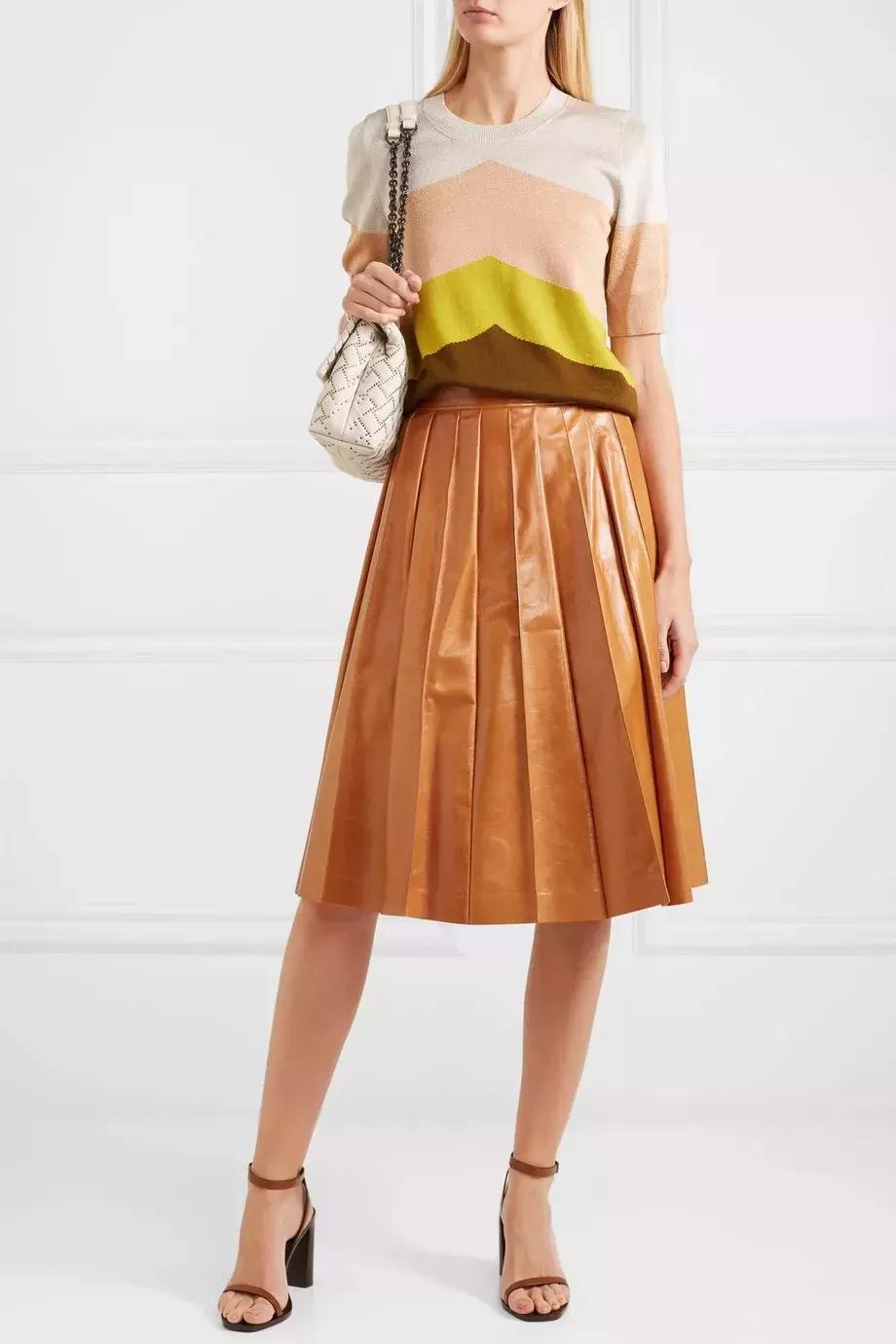 裙摆大衣怎么穿好看,大衣里面的裙子怎么穿