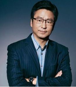 李梓萌口误抢康辉台词视频,央视新闻康辉说李梓萌