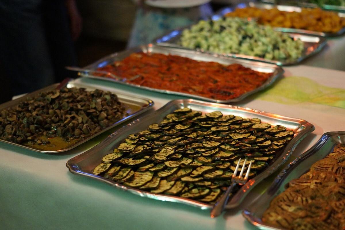 吃多少腌菜亚硝酸盐会超标,腌菜吃多了有什么危害