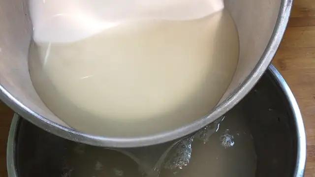 家里做凉皮蒸的都是开裂的啥原因,澄面做凉皮总是开裂是怎么回事