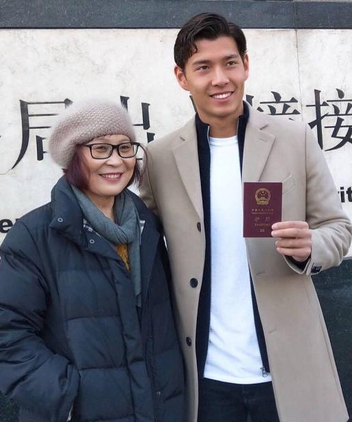 挪威98三杰,挪威足球哈兰德九球