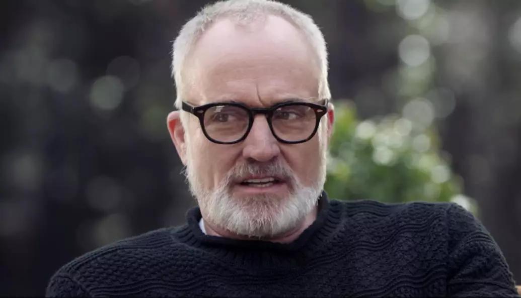 《逃出绝命镇》|“换脑续命”下的种族议题