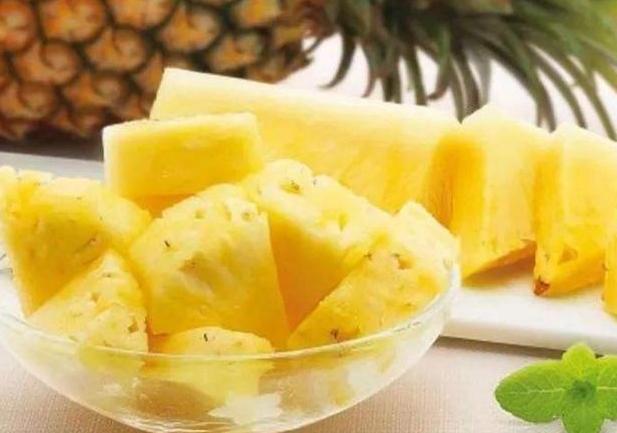 菠萝的正确吃法要用盐水泡吗,菠萝用盐水泡几分钟才好吃