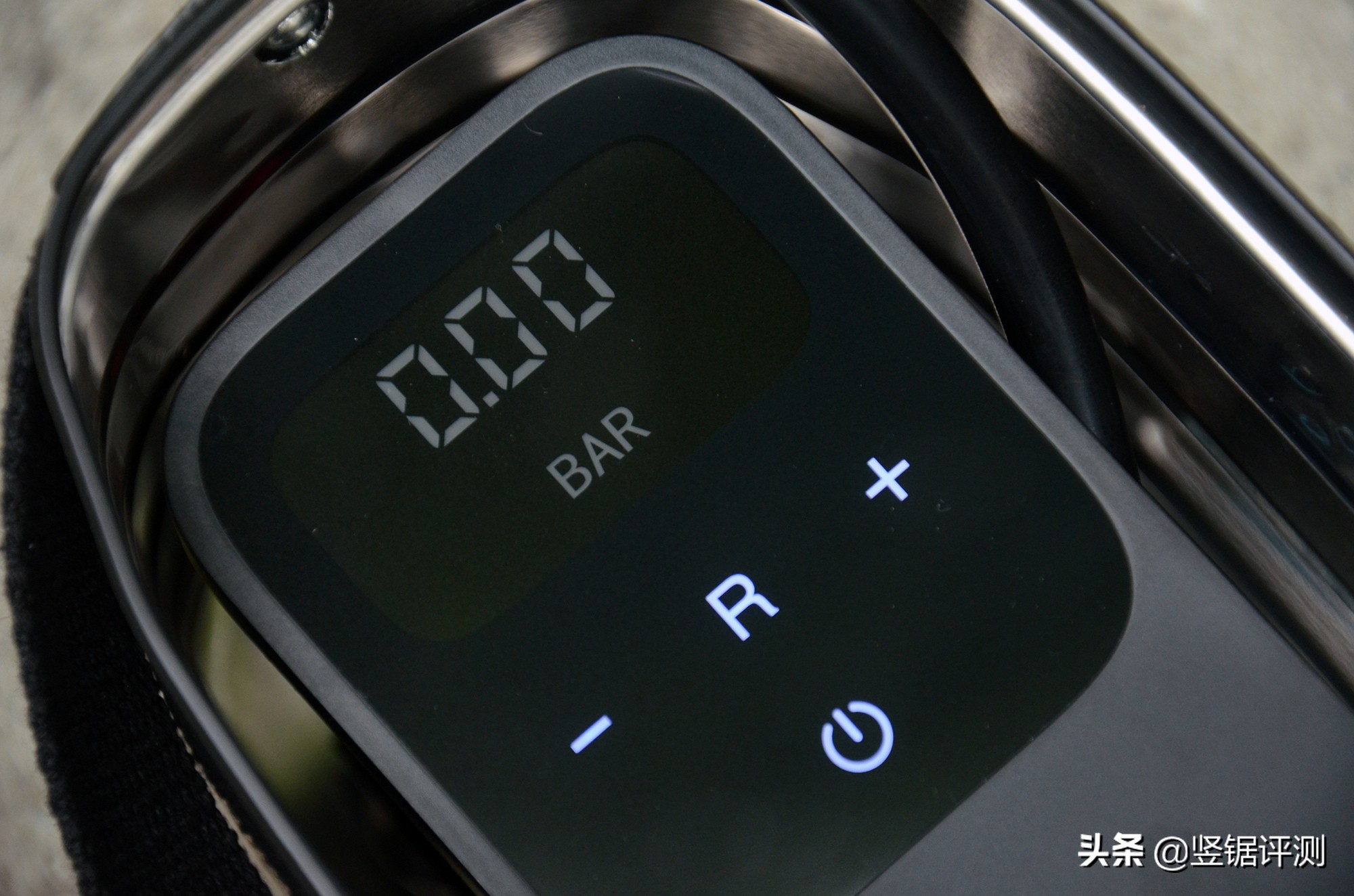 70迈充气泵对比小米充气泵,小米充气宝和70迈充气泵哪个好