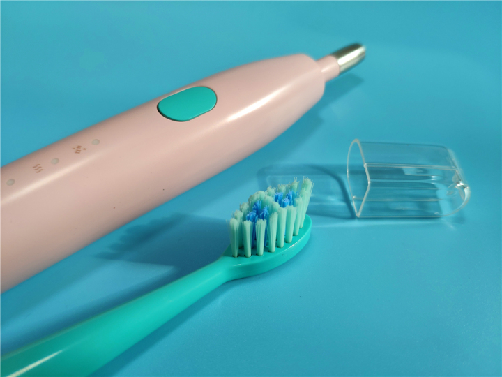 电动牙刷测评超声波震动清洁牙齿,声波电动牙刷c1评测