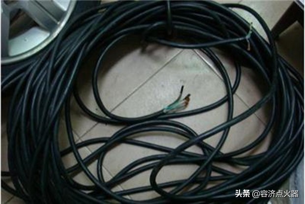 电线弯了,电线可以弯90度吗