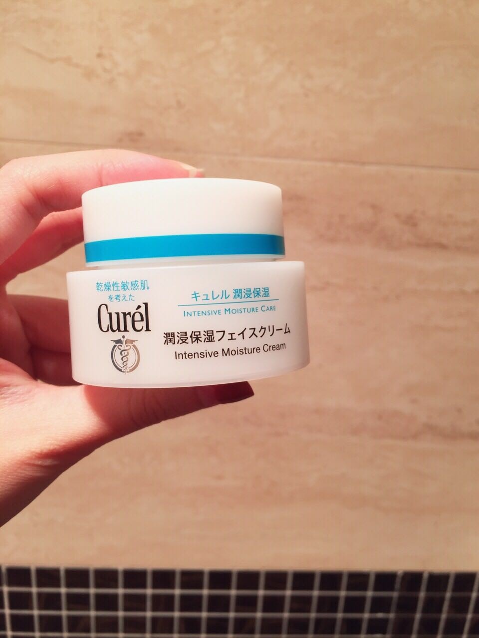 雅诗兰黛智妍面霜适合夏天用吗,兰蔻菁纯面霜滋润版夏天能用吗