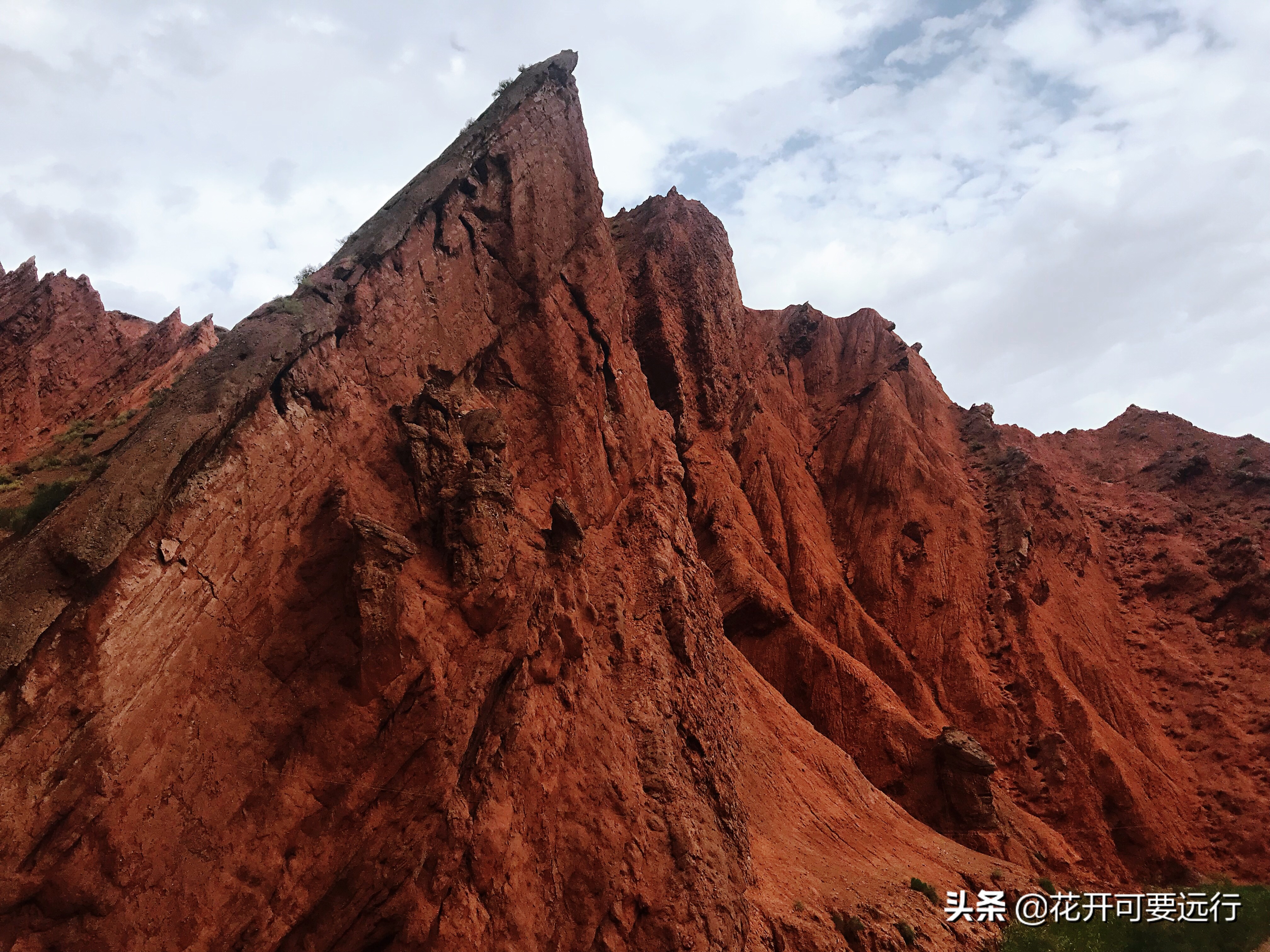天山库车大峡谷风景,新疆库车神秘大峡谷视频