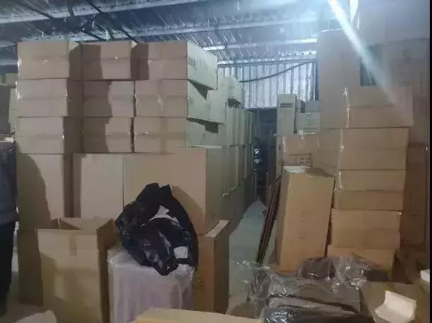 情侣微商卖箱包，几个月便购置奔驰别墅，却被刑拘了……