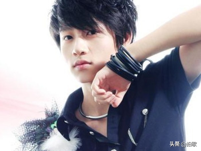 魏晨pk俞灏明唱的歌,魏晨俞灏明回忆