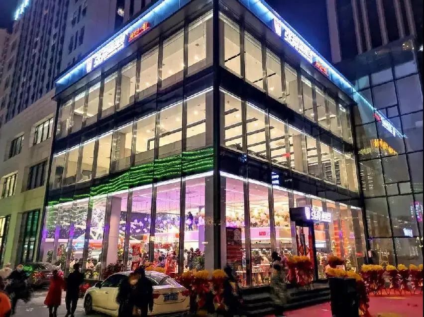 杨国福张亮麻辣烫哪个好,杨国福与张亮麻辣烫哪个知名度高