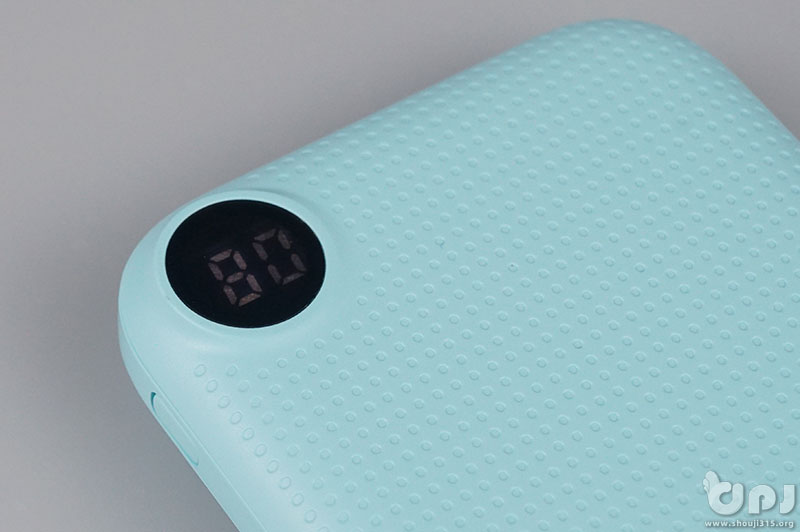 酷似手机的超薄充电宝机乐堂D-M218