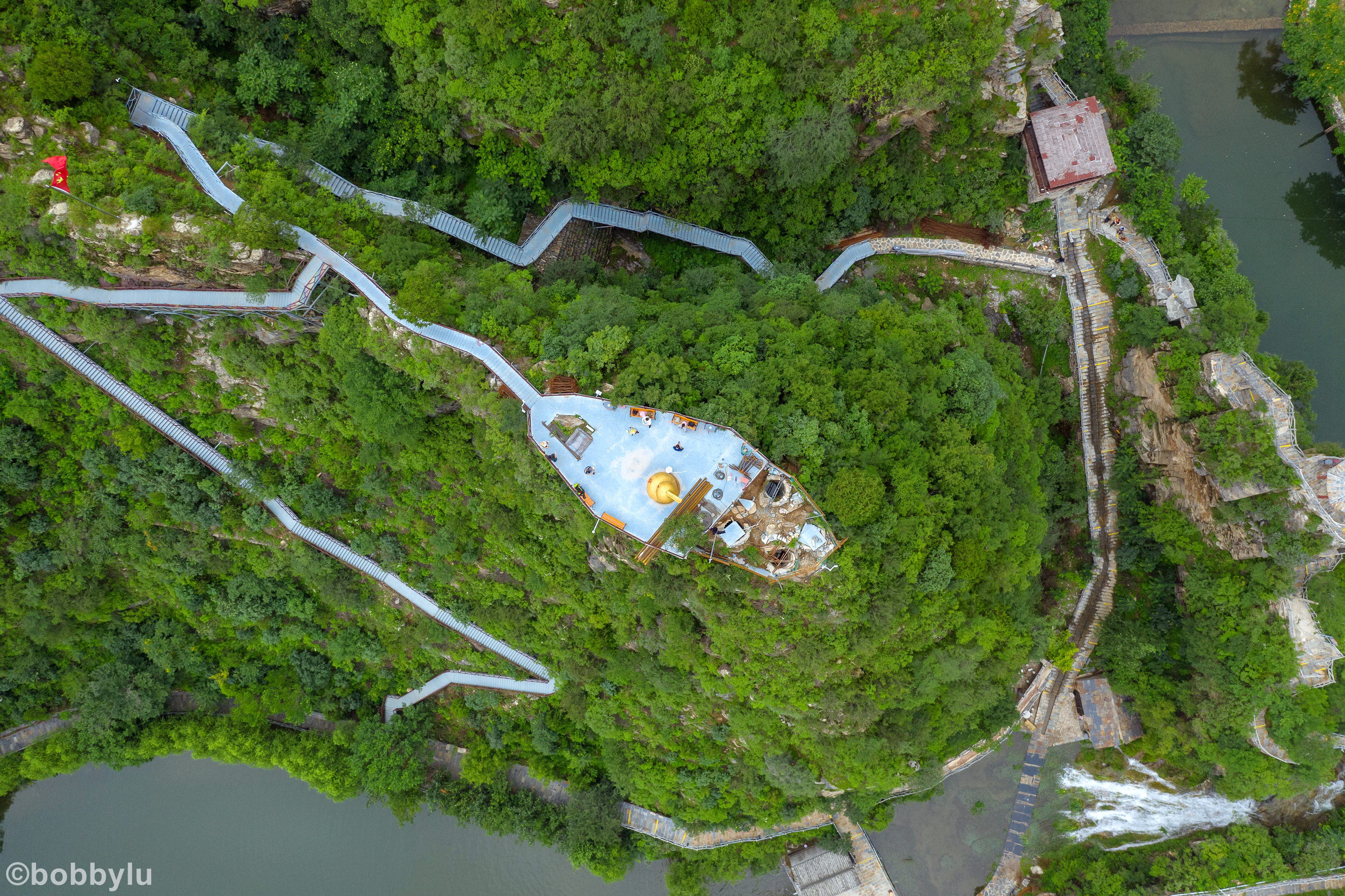 隐藏在深山里的网红景点,隐藏深山古村堪称世外桃源