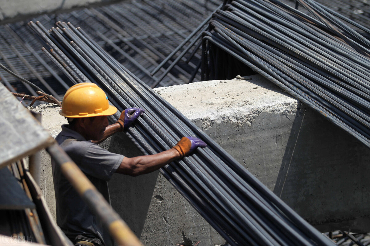 生锈的钢筋在混凝土里还会生锈吗,钢筋生锈在混凝土里还继续生锈吗