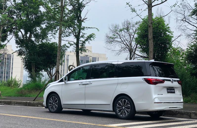 新款gl8es陆尊顶配,别克gl8es陆尊653t豪华版