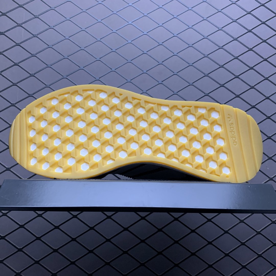 adidasinikirunnerboost黑白,adidasoriginalsnitejogger黑红蓝银