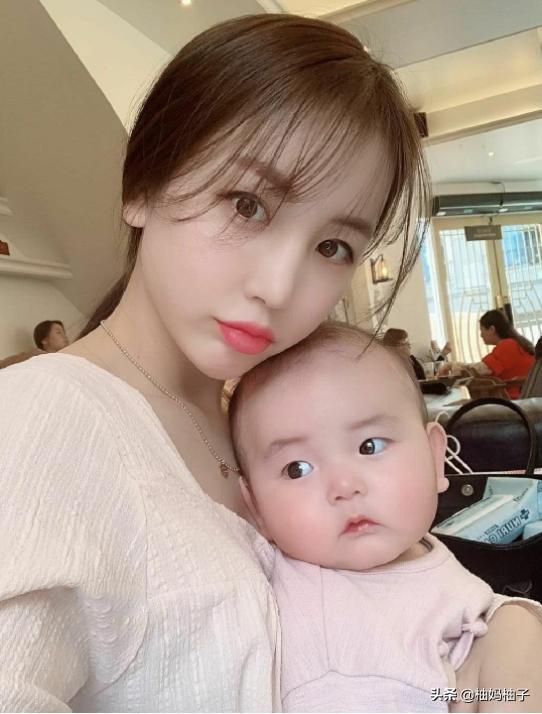 花8000请育婴师,花五千块钱请的育儿嫂