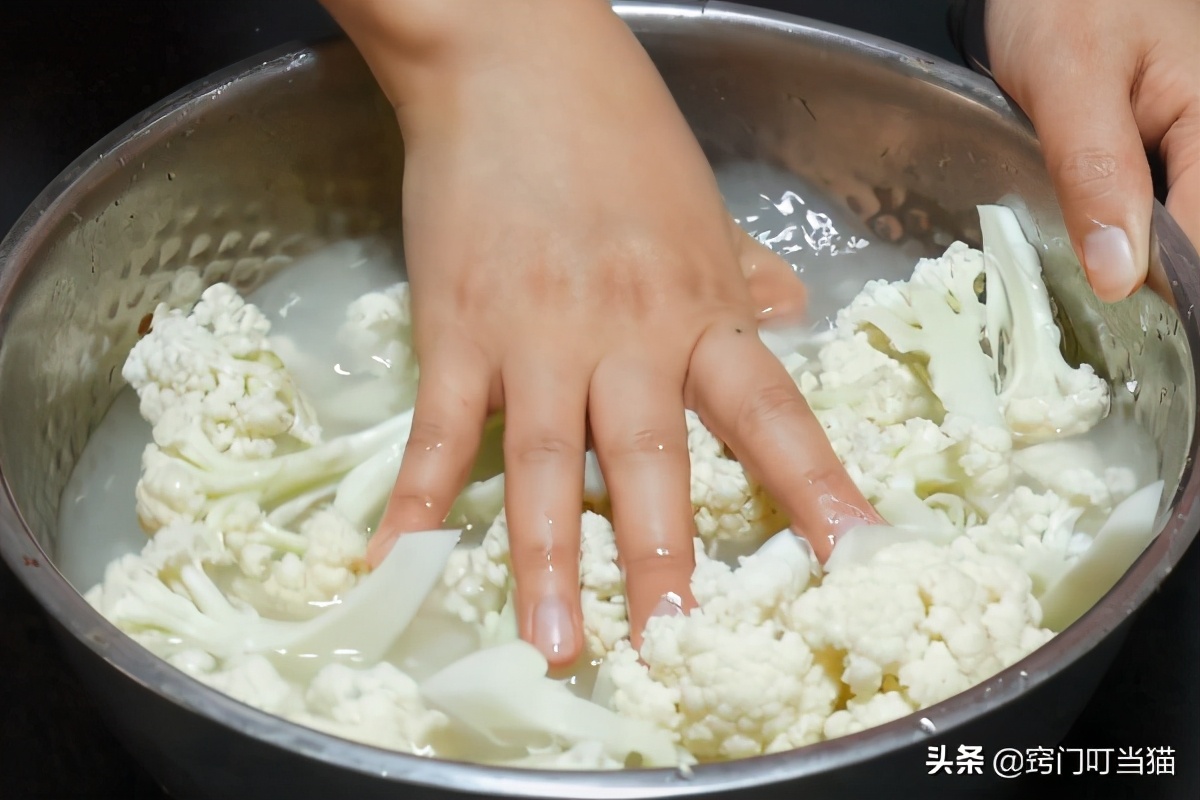 花菜只用清水洗，等于吃虫卵，教你一招，让虫卵脏东西全跑出来