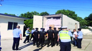 苏州一货车为享优惠政策在冷藏厢藏人被扫描发现