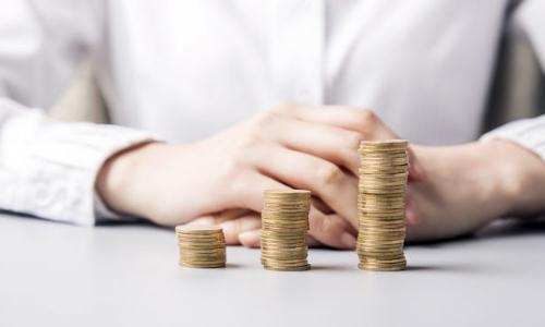 月薪多少是普通人天花板,上海月薪低于多少算穷人