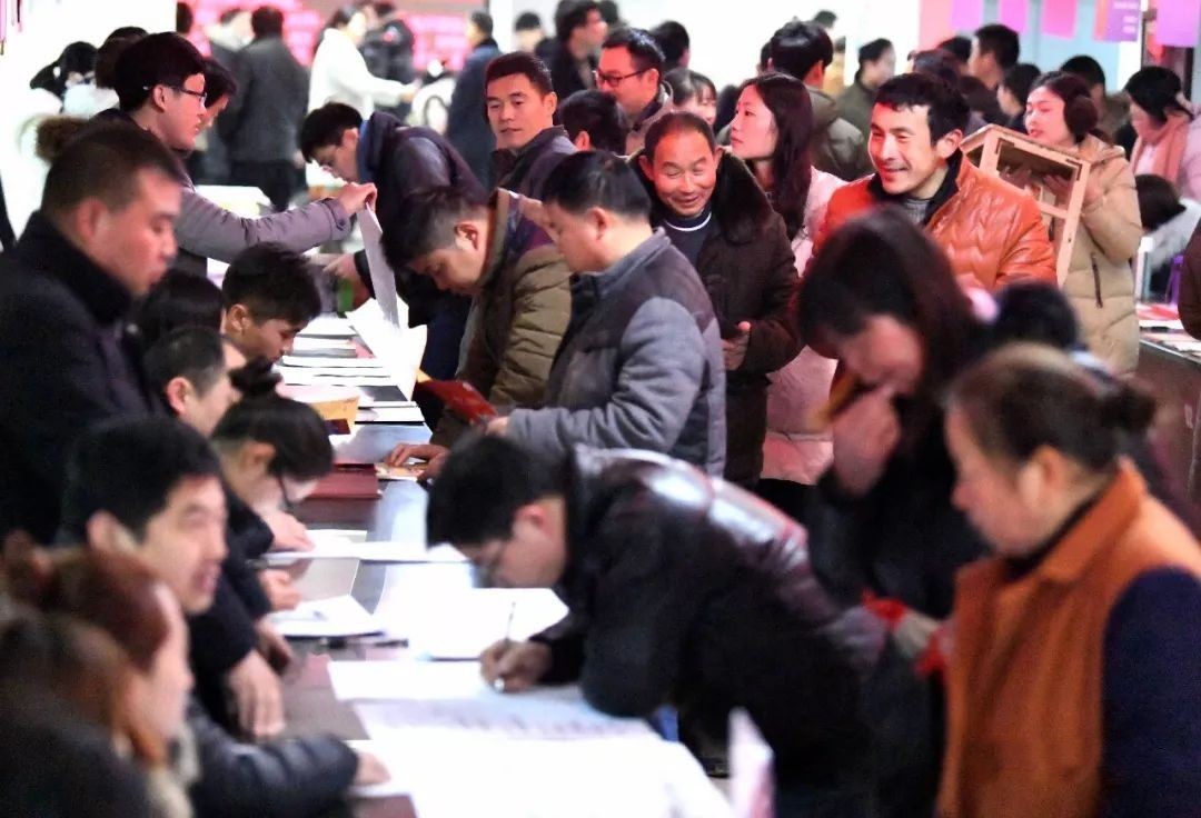 刚毕业到底应不应该买房,大学一毕业就结婚利弊