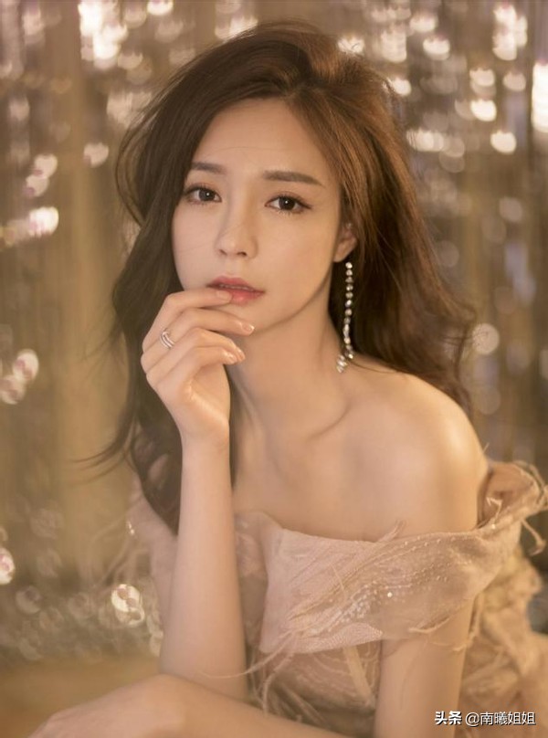 你的脸型适合披头发还是扎头发,扎什么发型发际线不会后移和秃头