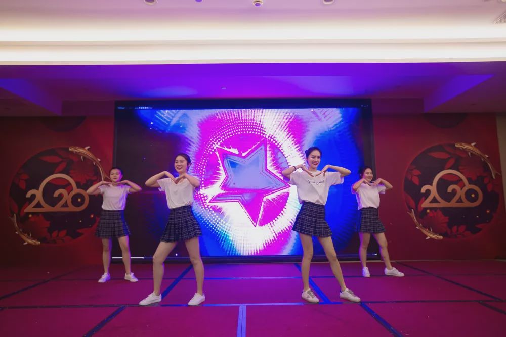 凝心聚力再创辉煌团年晚宴,凝心聚力共谱新篇年会