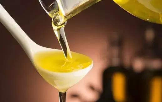 橄榄油不但有很高的营养价值，还有很多生活小妙用......