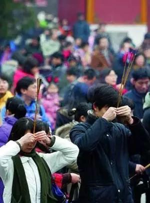 北京有什么寺庙可以烧香拜佛,祈福最好的寺庙北京