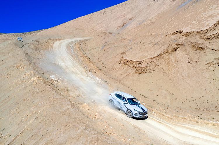 长安欧尚x5过烂路测试,长安欧尚x5爬坡能力有多强